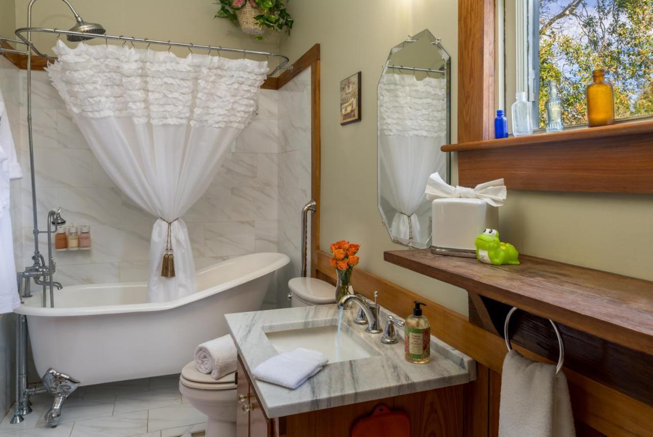Maison D'Memoire Bed&Breakfast Cottages Rayne Extérieur photo